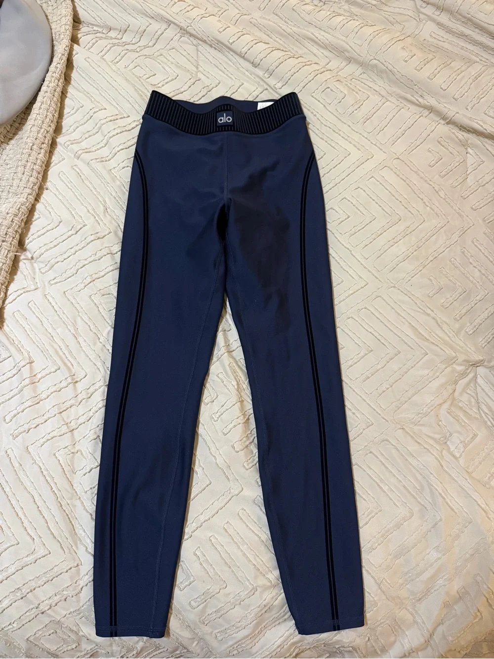ALO Yoga airlift high waist 7/8 line up legging